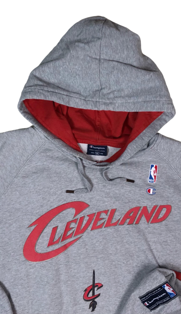 Vintage Champion NBA Cleveland Cavaliers Hoodie - Image 2