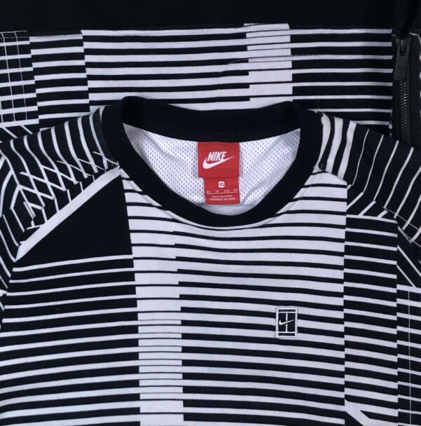 Nike Trippy Crewneck S-M - Image 2