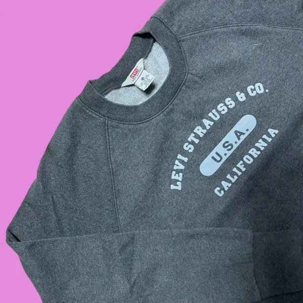 Vintage Levis Crewneck WMNS - Image 2