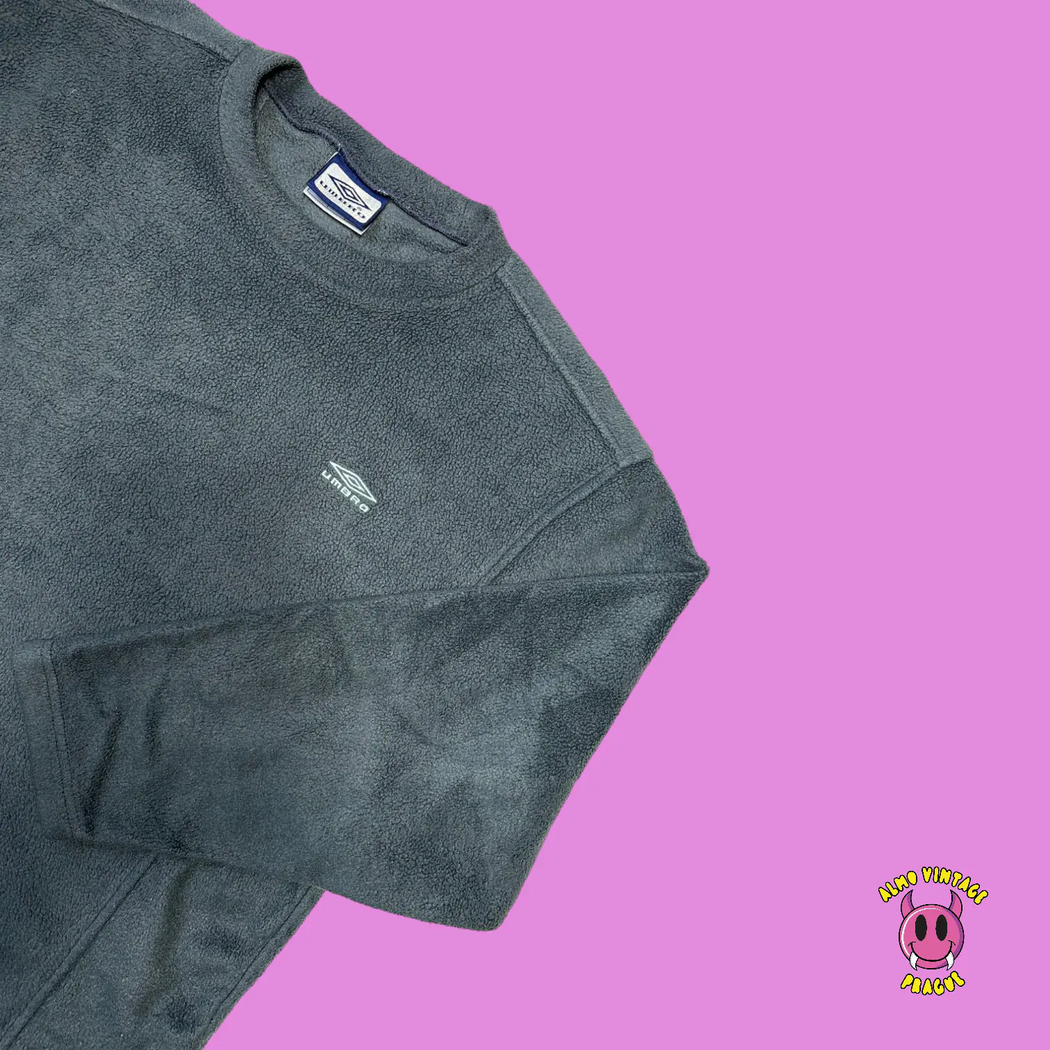 Vintage Umbro Fleece Large - Image 2